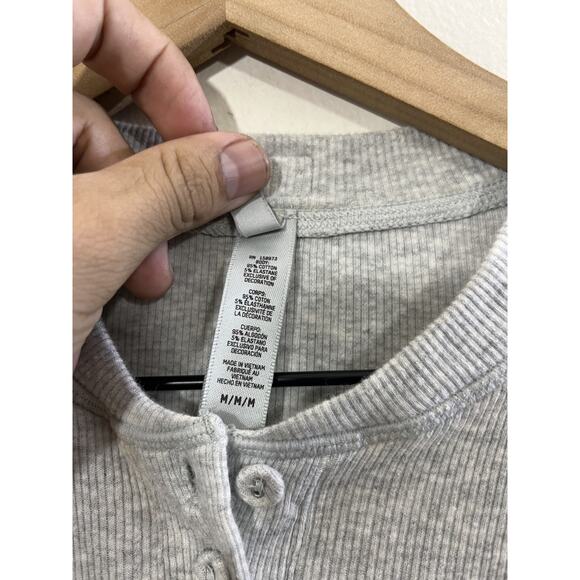 Skims Cotton Rib Long Sleeve Y2K Bella Henley Top XS Coquette Minimalist Lounge - Picture 8 of 15